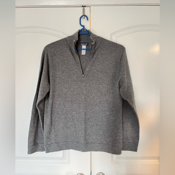 Patagonia lambswool blend half zip up Men’s sweater size L
